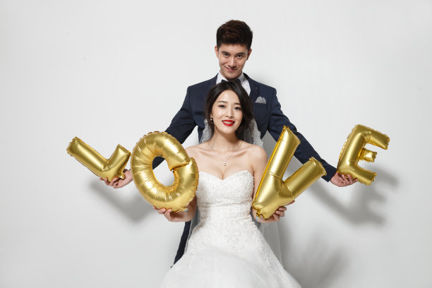 浪漫婚纱情侣图片下载