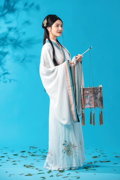 提着灯笼的古风美女图片下载