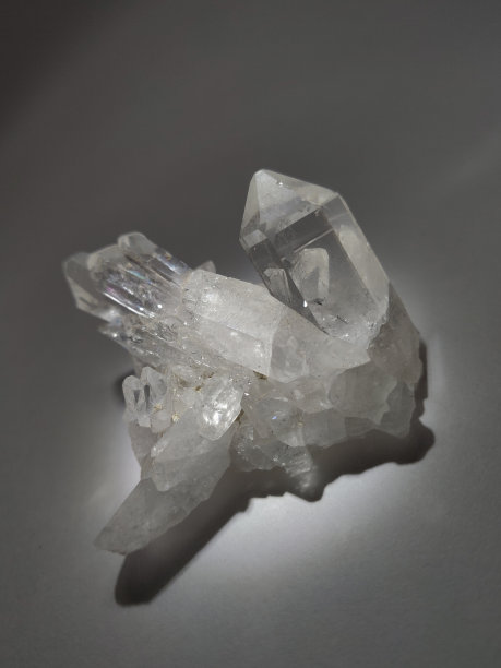 大型石英晶体簇图片下载