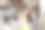 快乐的年轻成人亚洲女学生通过互联网在线学习在家里室内的一天。图片下载