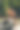 一个赤膊男子在户外健身房翻轮胎图片下载