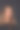 一个性感的女模特的特写肖像，看起来严肃，而摆姿势在工作室里的黑色衣服图片下载