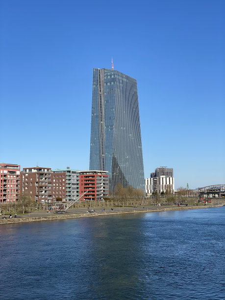 位于法兰克福的欧洲中央银行大楼图片下载
