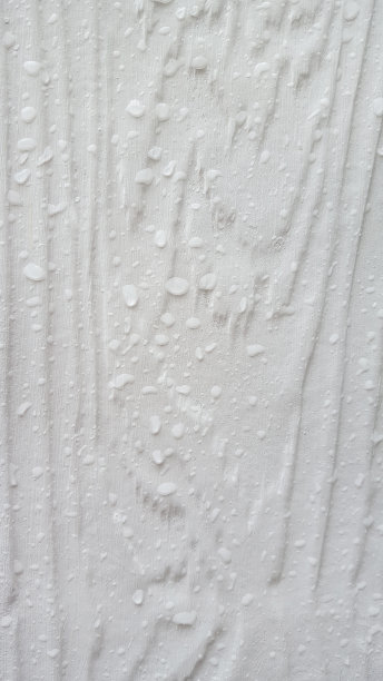 下雨后关闭人造木壁板图片下载