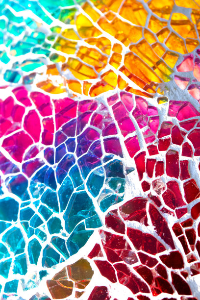 彩虹充满活力的彩色碎玻璃马赛克背景图片下载
