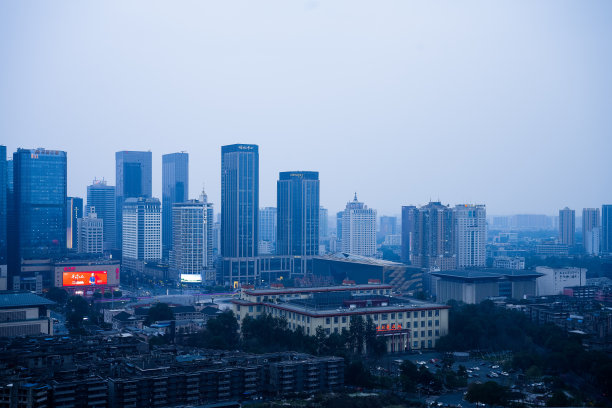 夜晚的成都城市天际线图片下载