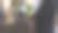 用应用程序安排送货的女性。图片下载