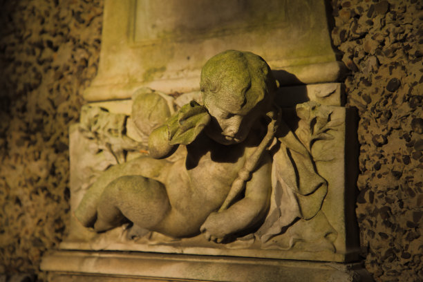 墓碑上的人物图片下载