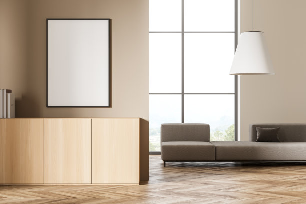 客房内部设有座椅和抽屉，全景窗户。模型的海报图片下载