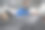 戴着呼吸器的工人在车间辛勤工作的肖像图片下载