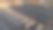 旧工厂，废弃的温室在城市的中心俯瞰。工业无人机的照片图片下载