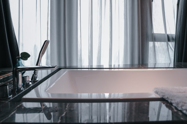 一个现代浴室的内部图片下载