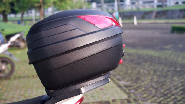 摩托车顶盒，摩托车顶盒，摩托车后备箱靠背图片下载