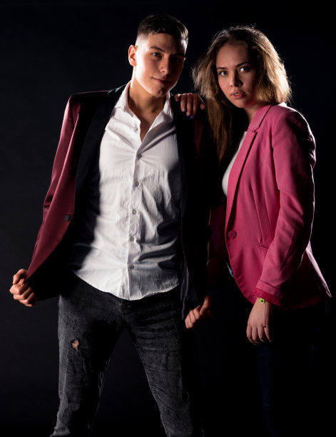 时尚的年轻夫妇图片下载