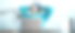 一个男人在播放他的音频播客图片下载