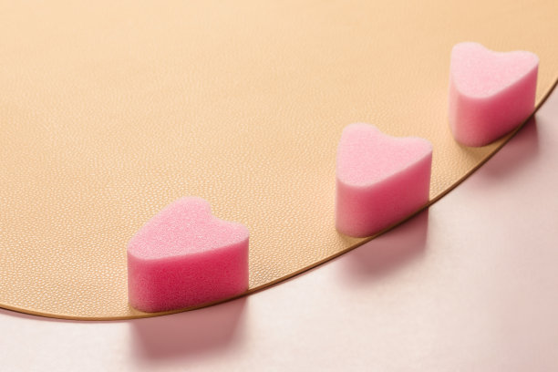 三条新的无弦卫生棉条图片下载