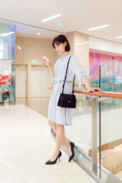 年轻漂亮的中国女孩图片下载