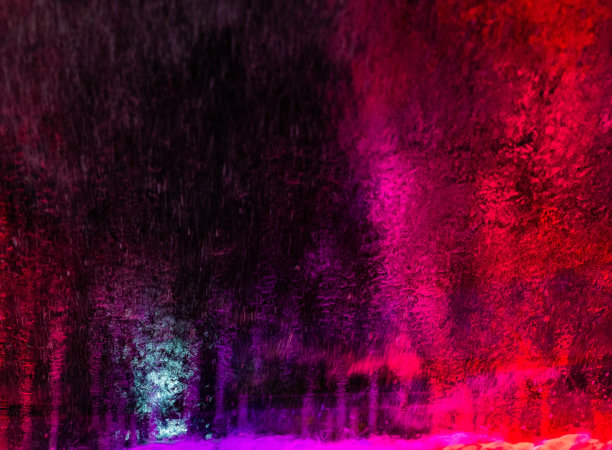 光在隧道尽头的背景概念。红色和紫色洗车艺术图片下载