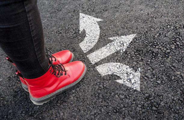 女人的腿和箭图片下载