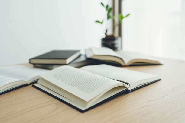 有复制空间的书或教科书。商业与教育理念图片下载