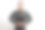 有胃痛症状的年轻亚洲男子图片下载