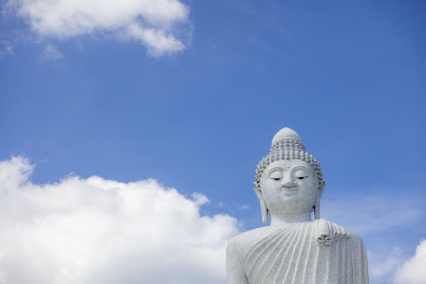 普吉岛大佛是圣地中最重要和令人崇敬的地标。普吉岛图片下载