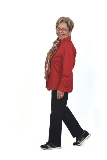 白色背景下的高级女性全貌图片下载