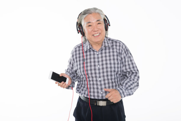 头发花白的离退休干部图片下载