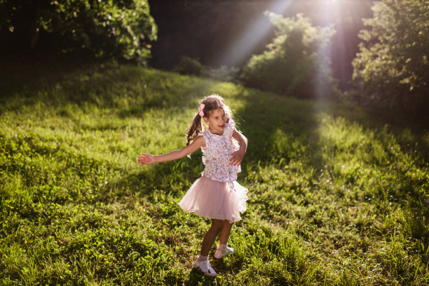 跳舞就像没有人在看一样图片下载
