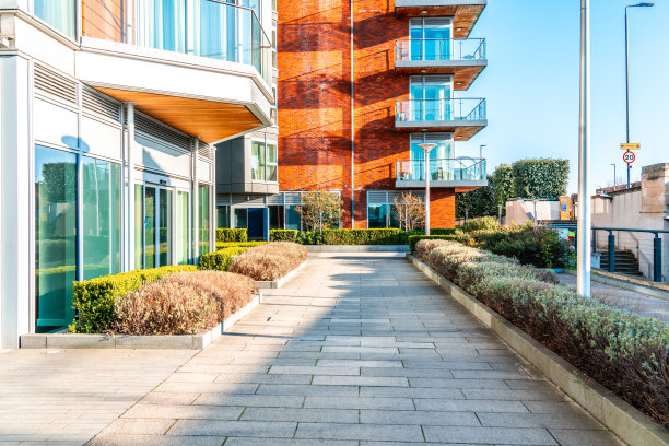 住宅区的公寓楼图片下载