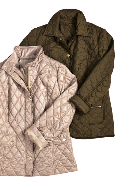 时尚的大衣孤立在白色背景上图片下载