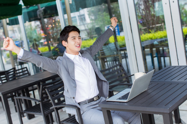 年轻的中国商人，IT精英图片下载