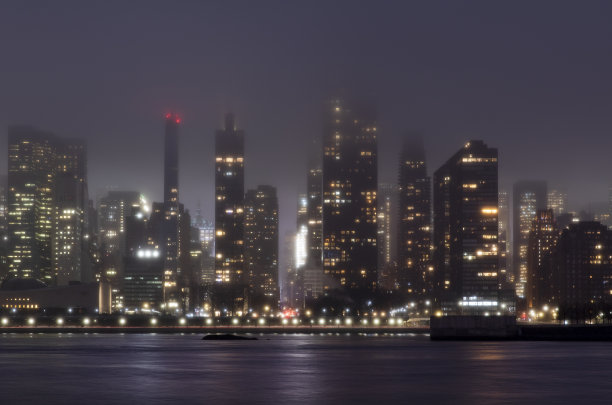 曼哈顿天际线雾图片下载