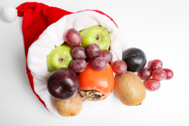 圣诞老人帽子上的水果图片下载