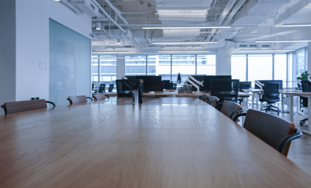 现代空办公室的内部图片下载