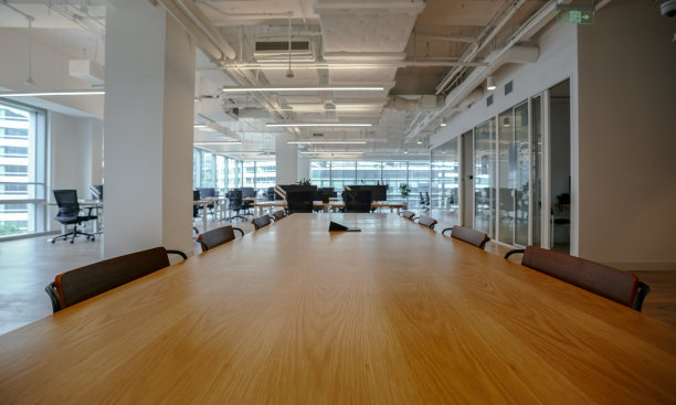 现代空办公室的内部图片下载