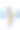 微笑的女人走在森林在阳光明媚的冬日。图片下载