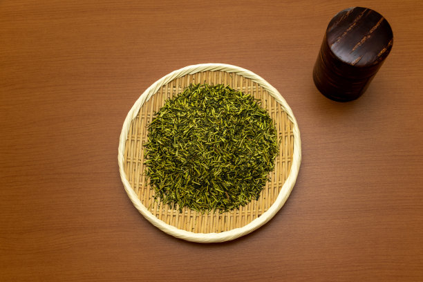 绿茶和茶叶罐图片下载