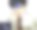 一名年轻的办公室职员戴着眼镜，当他看到感染了病毒的电脑屏幕时，他感到震惊和苍白。图片下载
