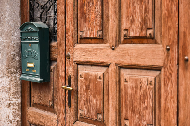 外部旧建筑与一个封闭的门口库存照片图片下载