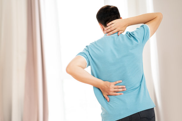 背疼，男人背疼在家图片下载