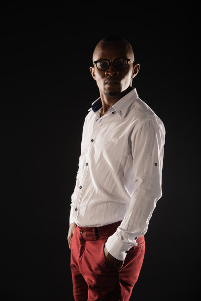 商人摆姿势图片下载