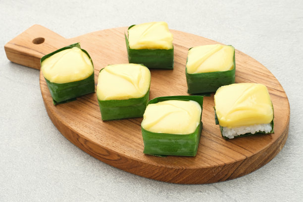 榴莲是用糯米、榴莲酱和椰奶做成的传统糕点。图片下载