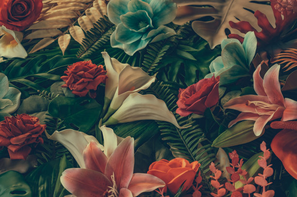 创意图案由花朵和树叶铺平的概念自然花卉贺卡色彩缤纷的春天花朵背景空间为文字时尚的自然装饰设计图片下载