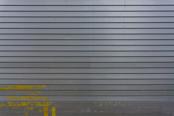 门上有灰线，墙上有黄漆斑图片下载