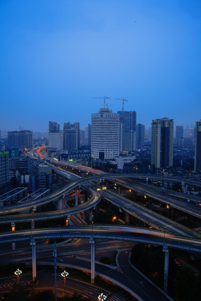 黄昏的城市立交桥图片下载