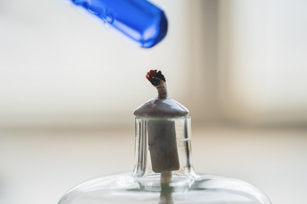 酒精灯和试管的实验图片下载