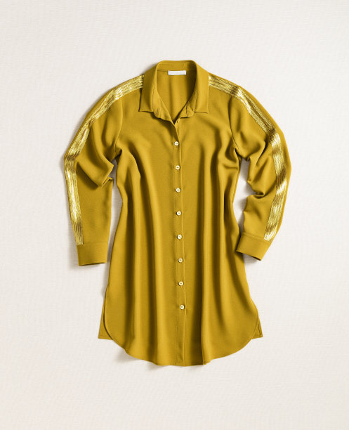 时尚的衬衫连衣裙孤立在白色的背景图片下载