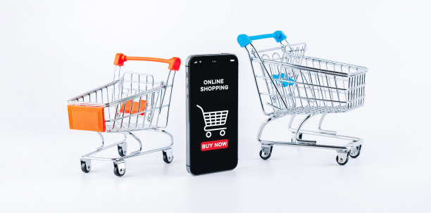 网络购物。数字智能手机与网上商店应用程序，购物手推车在白色背景。电子商务与客户体验理念。网上购物，网上购物。图片下载
