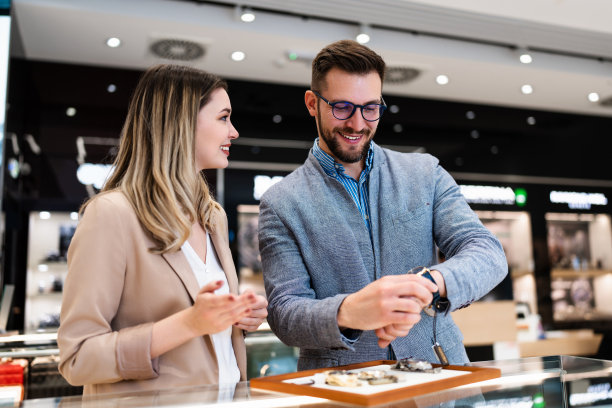 珠宝店的商人图片下载